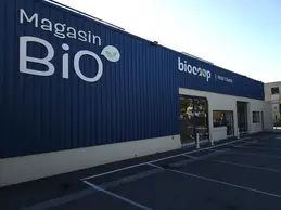 439-biocoop-mont-caume-six-fours-les-plages-magasin-bio-facade-devanture-entree.webp