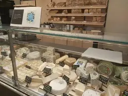 439-biocoop-mont-caume-six-fours-les-plages-magasin-bio-fromage-coupe-local.webp